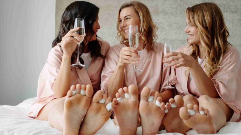 How to throw a bachelorette slumber party | fun ideas! 2024